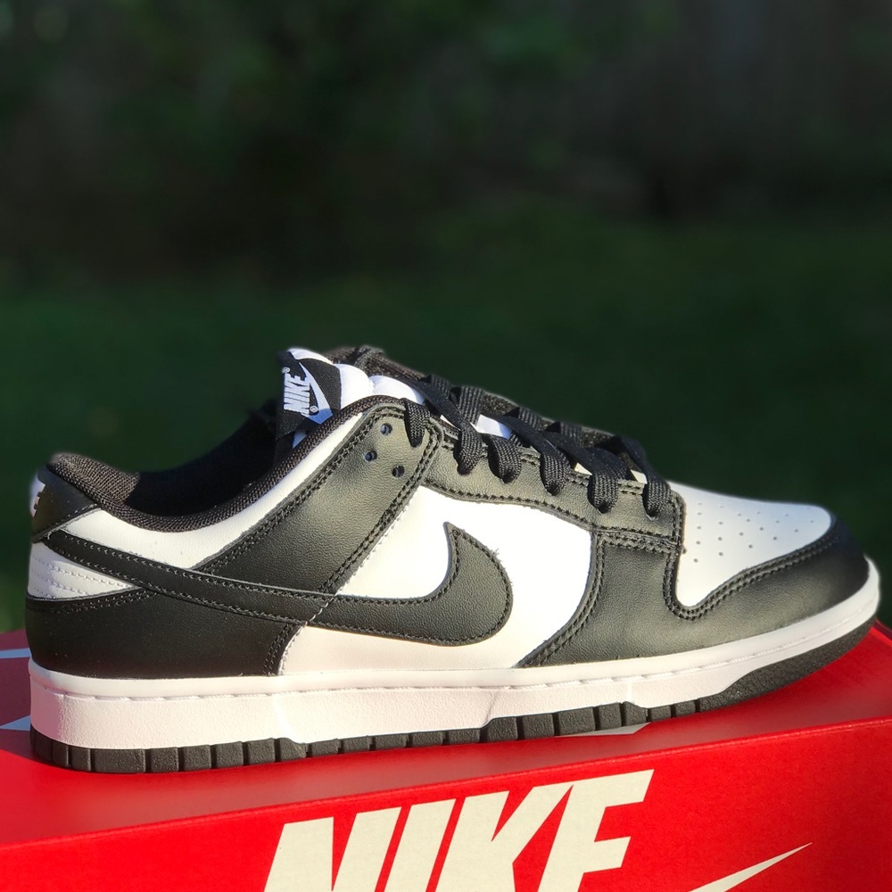 Nike dunk low “panda”